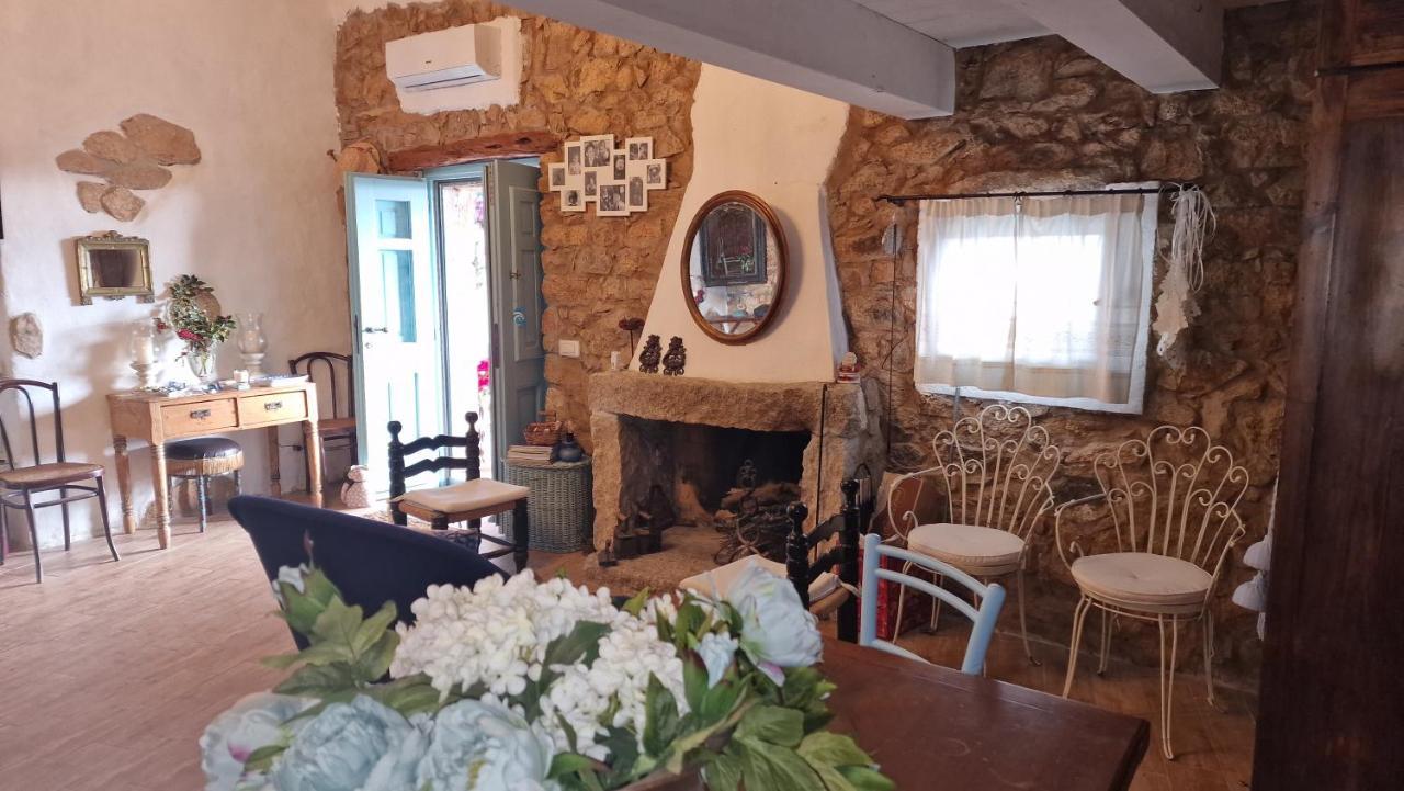 Rifugio Monte Pino Villa Telti Eksteriør billede