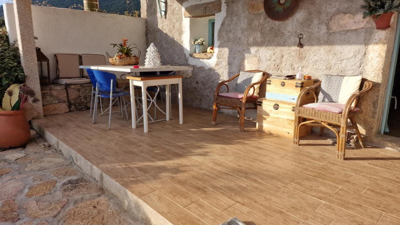 Rifugio Monte Pino Villa Telti Eksteriør billede