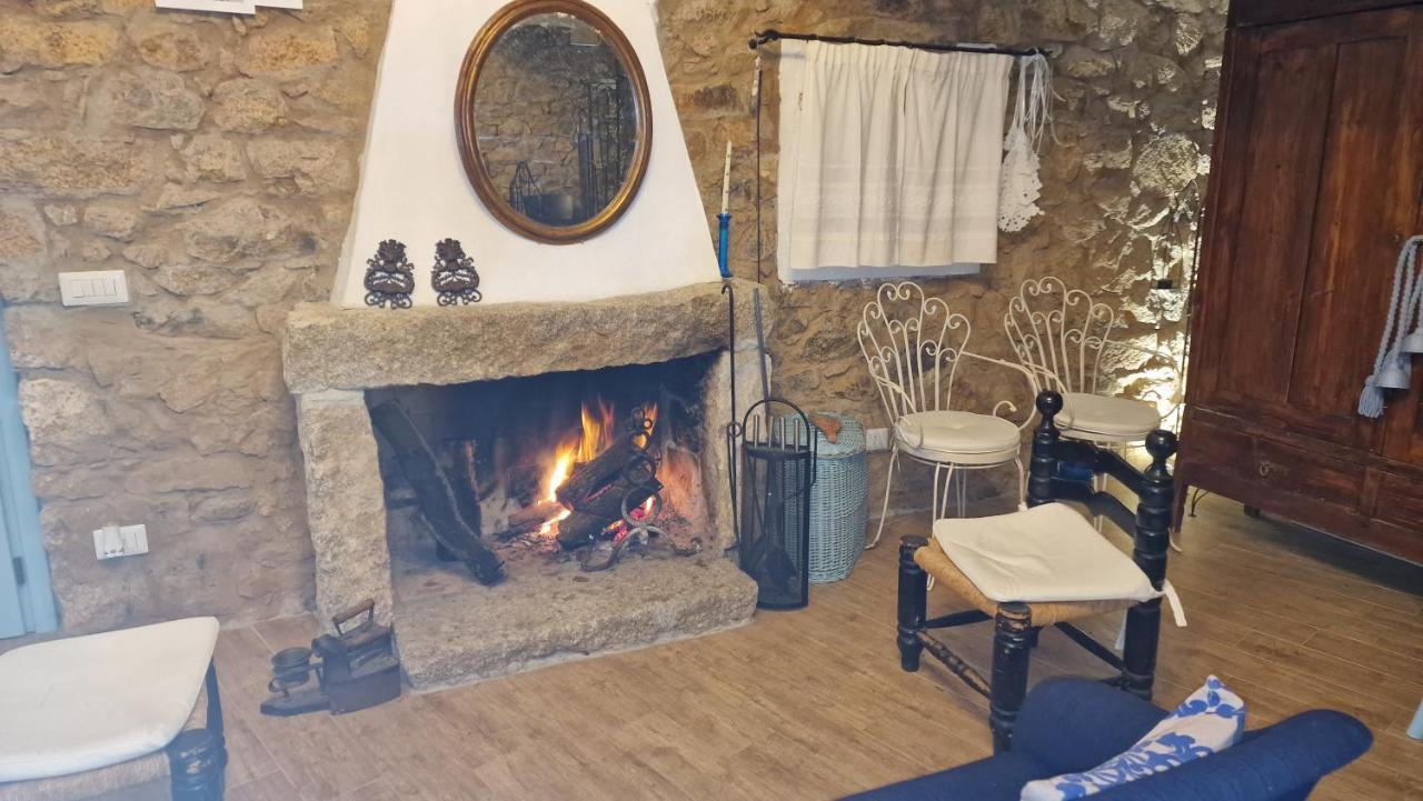 Rifugio Monte Pino Villa Telti Eksteriør billede